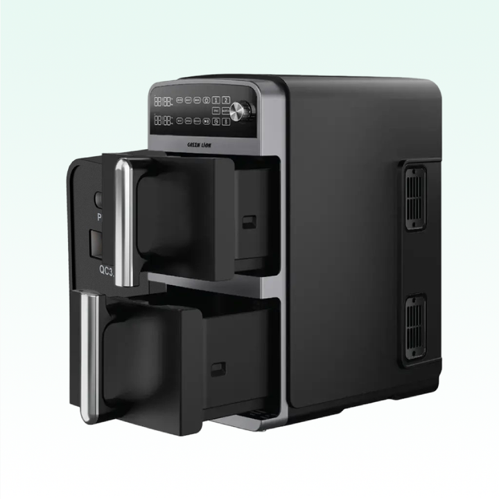 Powerful 2400W air fryer with dual 5L compartments for cooking two dishes at once