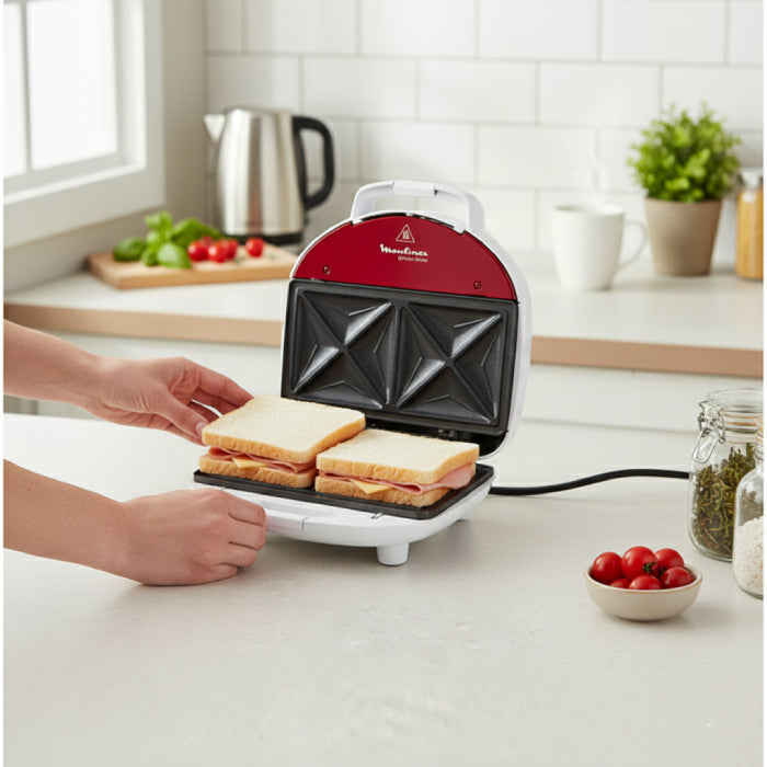 Sleek stainless steel sandwich maker, durable sandwich toaster by Homesouq Qatar.